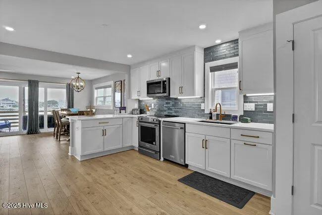 9 W Atlanta Street Wrightsville Beach, NC 28480