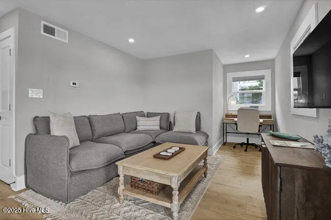 9 W Atlanta Street Wrightsville Beach, NC 28480