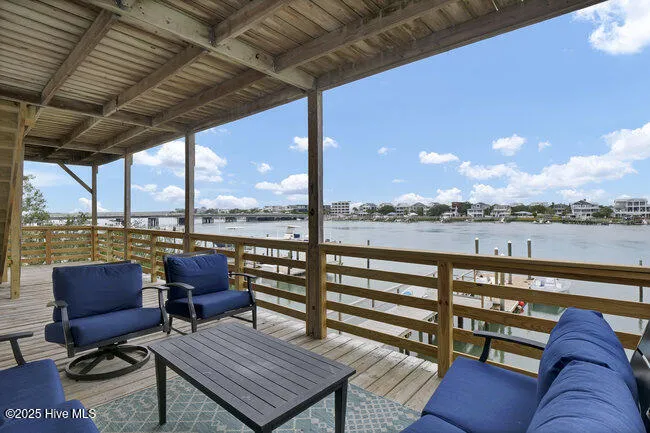 9 W Atlanta Street Wrightsville Beach, NC 28480