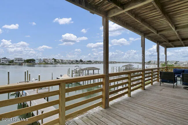9 W Atlanta Street Wrightsville Beach, NC 28480