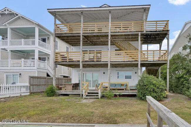 9 W Atlanta Street Wrightsville Beach, NC 28480
