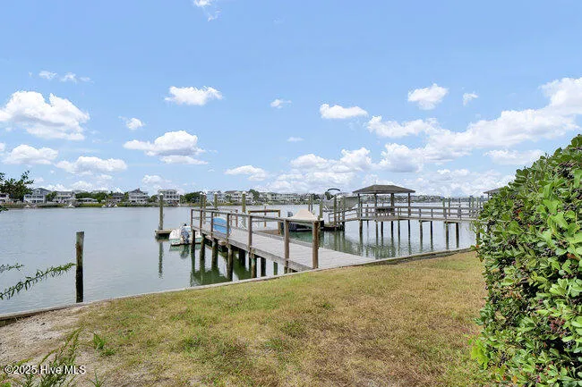 9 W Atlanta Street Wrightsville Beach, NC 28480