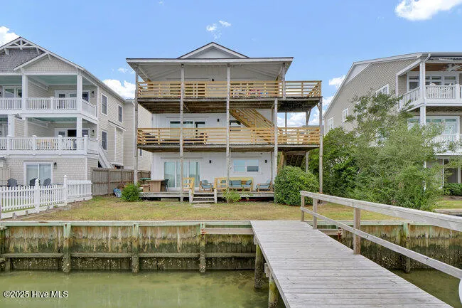 9 W Atlanta Street Wrightsville Beach, NC 28480