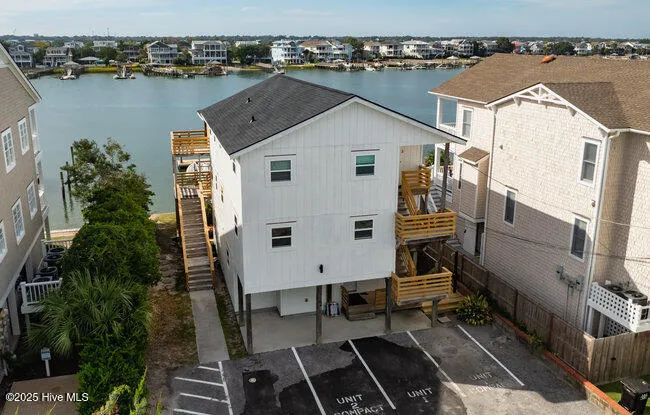 9 W Atlanta Street Wrightsville Beach, NC 28480