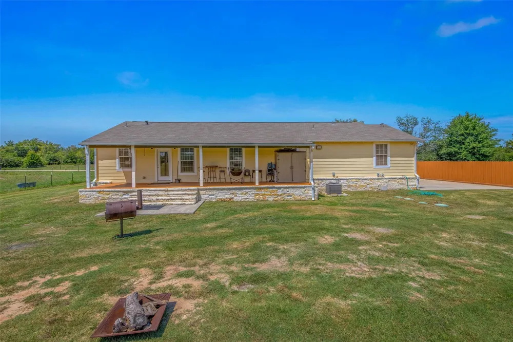3876 Hummingbird Lane Bedias, TX 77831