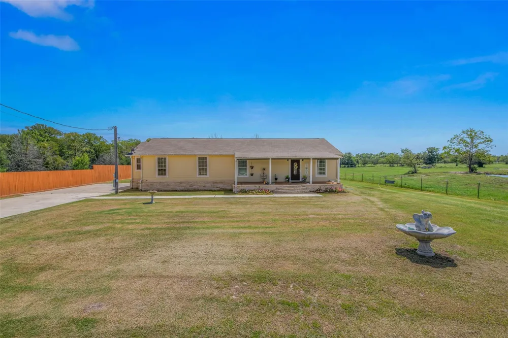 3876 Hummingbird Lane Bedias, TX 77831