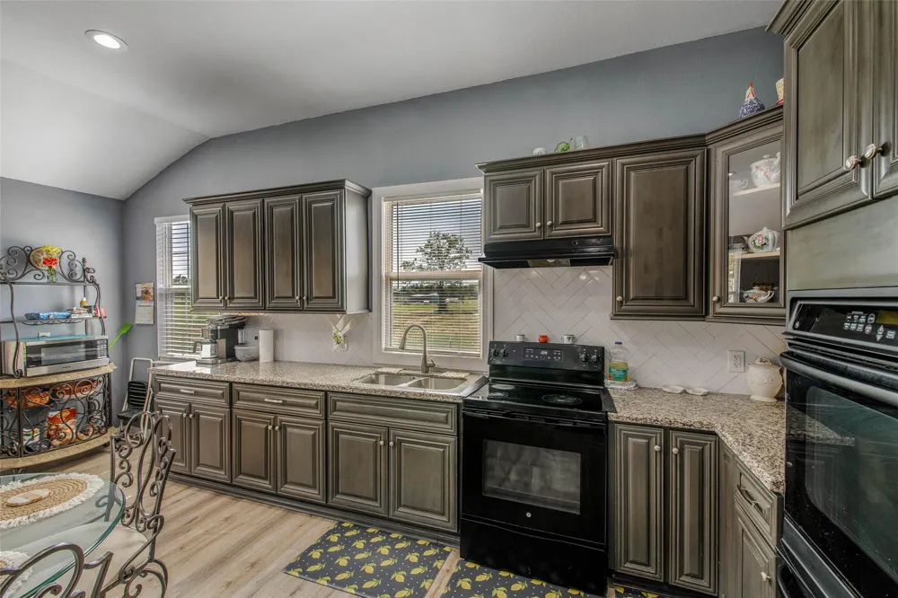 3876 Hummingbird Lane Bedias, TX 77831