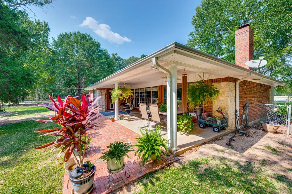 3269 An County Road 153 Palestine, TX 75801