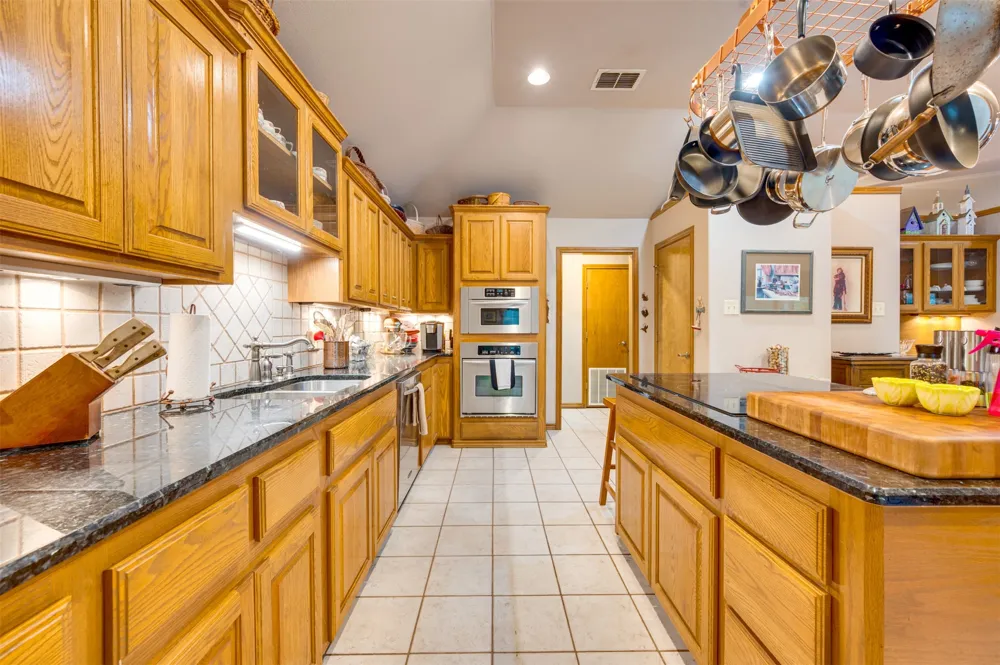 3269 An County Road 153 Palestine, TX 75801