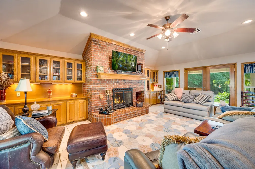 3269 An County Road 153 Palestine, TX 75801
