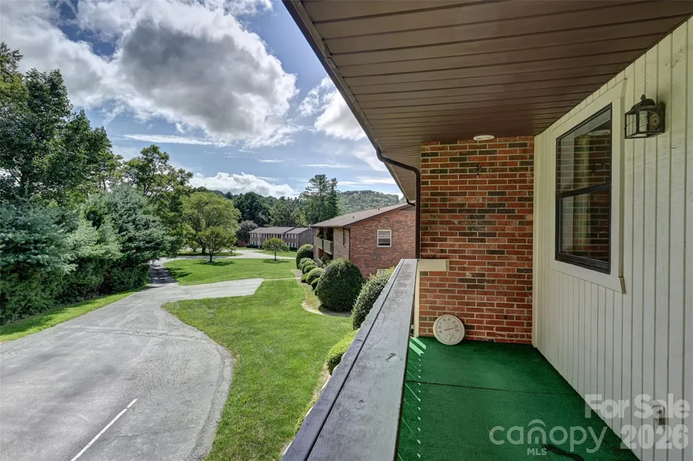 103 Oakwood Place #3 Hendersonville, NC 28792