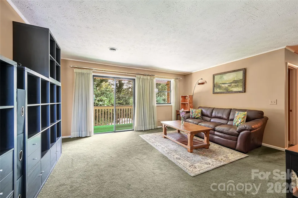 103 Oakwood Place #3 Hendersonville, NC 28792