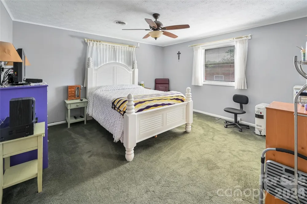 103 Oakwood Place #3 Hendersonville, NC 28792
