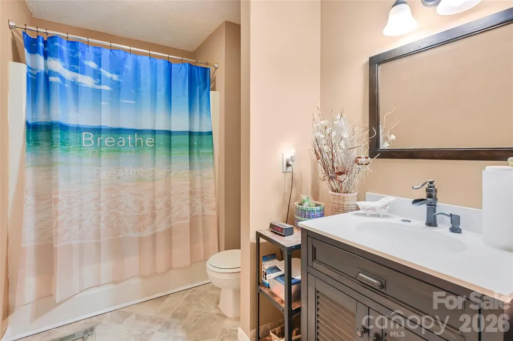 103 Oakwood Place #3 Hendersonville, NC 28792
