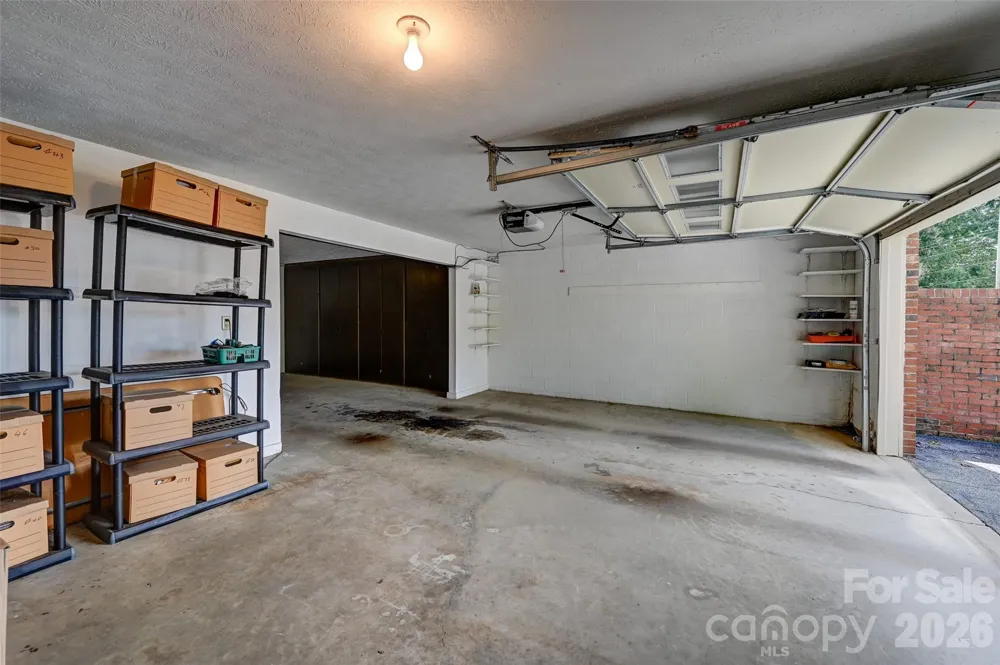 103 Oakwood Place #3 Hendersonville, NC 28792