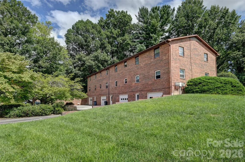 103 Oakwood Place #3 Hendersonville, NC 28792