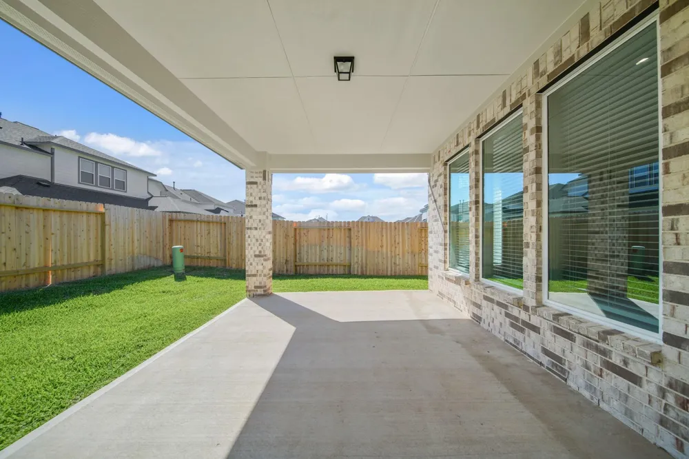 412 Elmbrook Terrace Way Waller, TX 77484