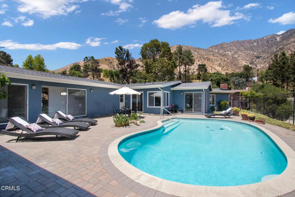 3345 Rubio Crest Drive Altadena, CA 91001