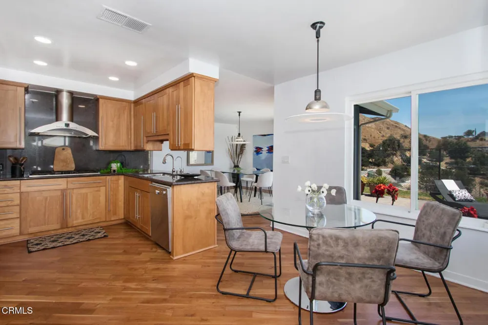 3345 Rubio Crest Drive Altadena, CA 91001