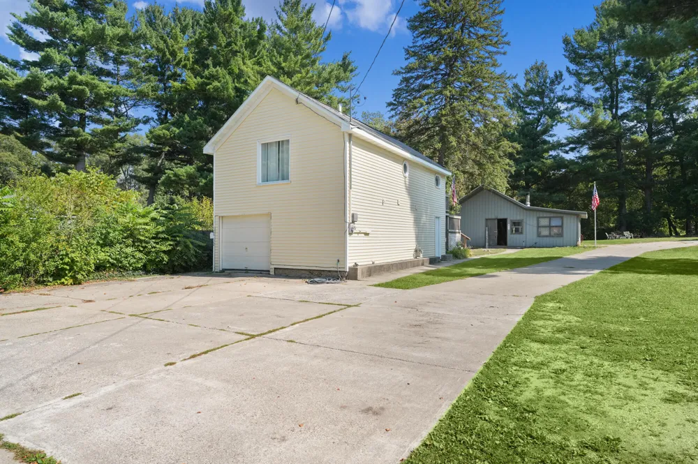 126 Monroe Street Rockford, MI 49341
