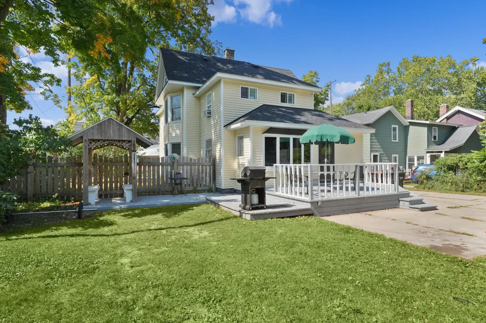 126 Monroe Street Rockford, MI 49341