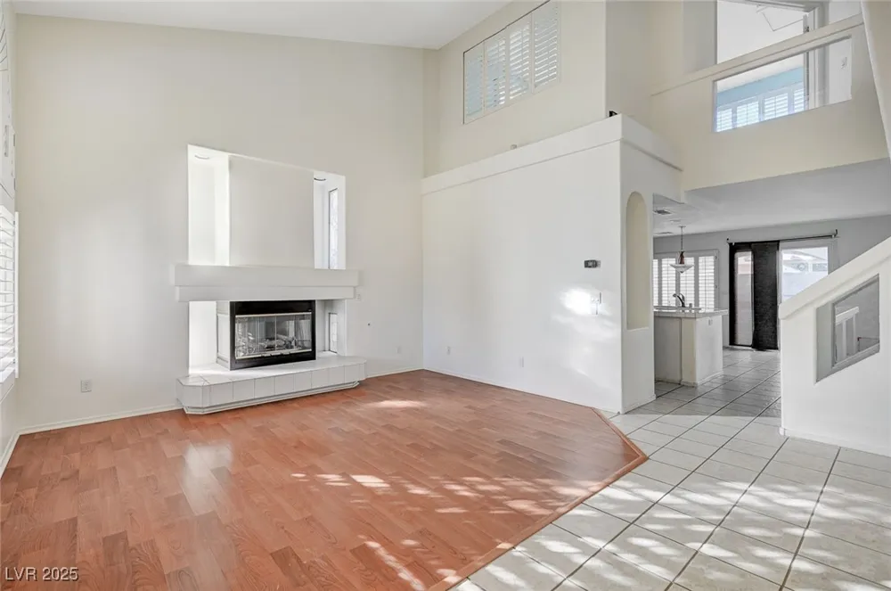 8776 Country View Avenue Las Vegas, NV 89129