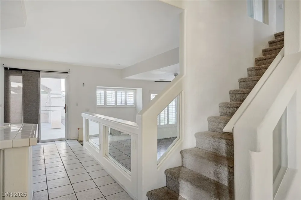 8776 Country View Avenue Las Vegas, NV 89129