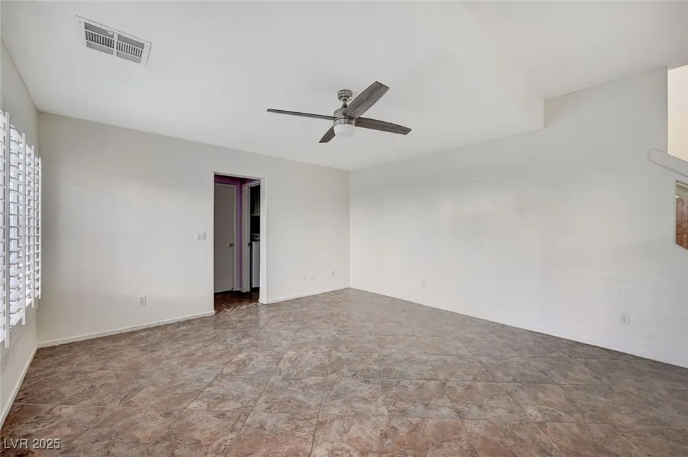 8776 Country View Avenue Las Vegas, NV 89129