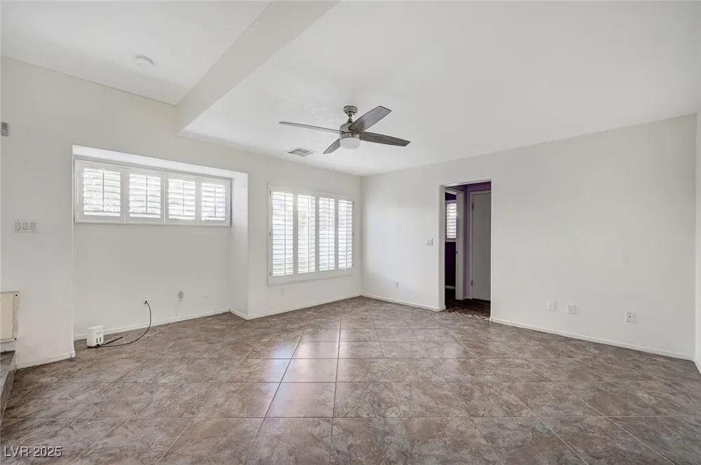 8776 Country View Avenue Las Vegas, NV 89129