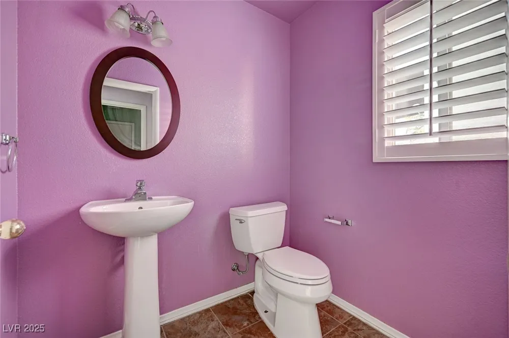 8776 Country View Avenue Las Vegas, NV 89129