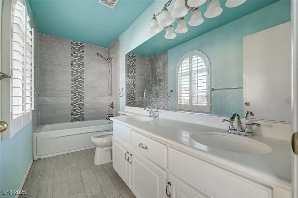 8776 Country View Avenue Las Vegas, NV 89129