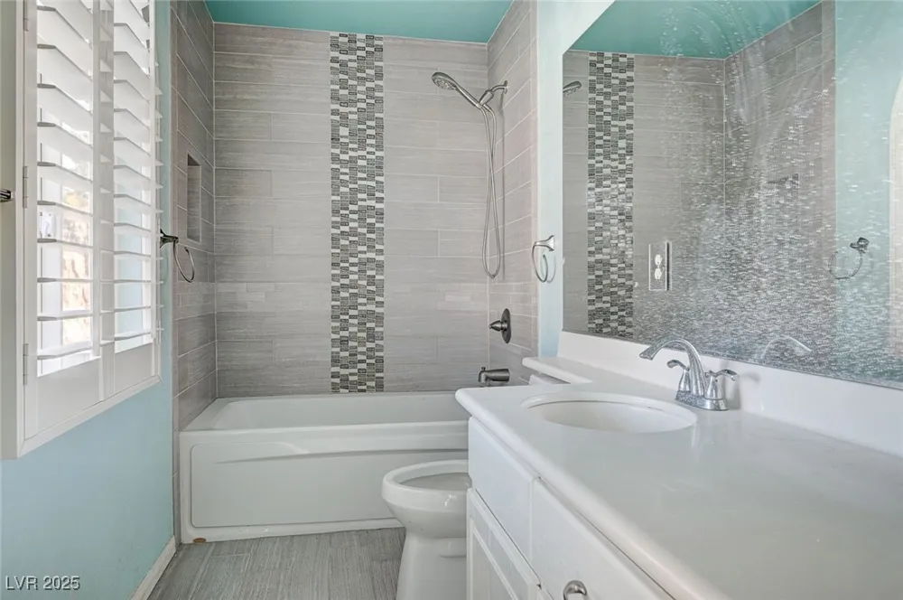 8776 Country View Avenue Las Vegas, NV 89129