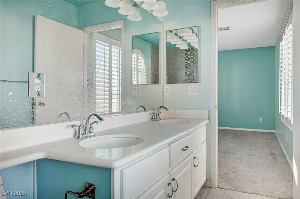 8776 Country View Avenue Las Vegas, NV 89129