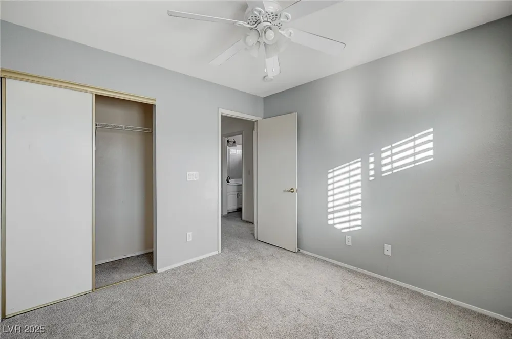8776 Country View Avenue Las Vegas, NV 89129