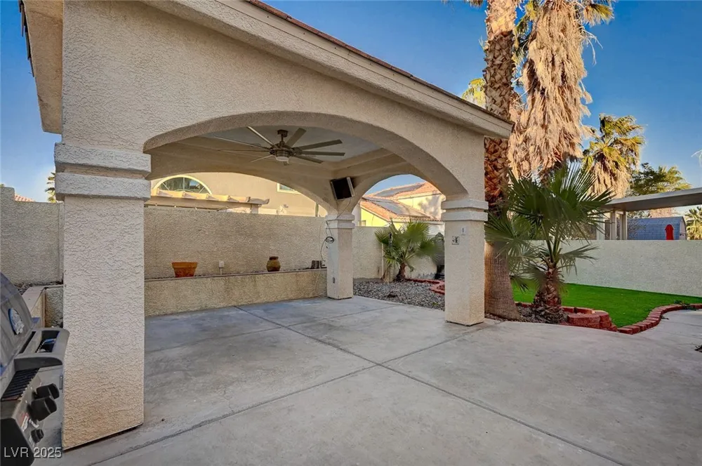 8776 Country View Avenue Las Vegas, NV 89129
