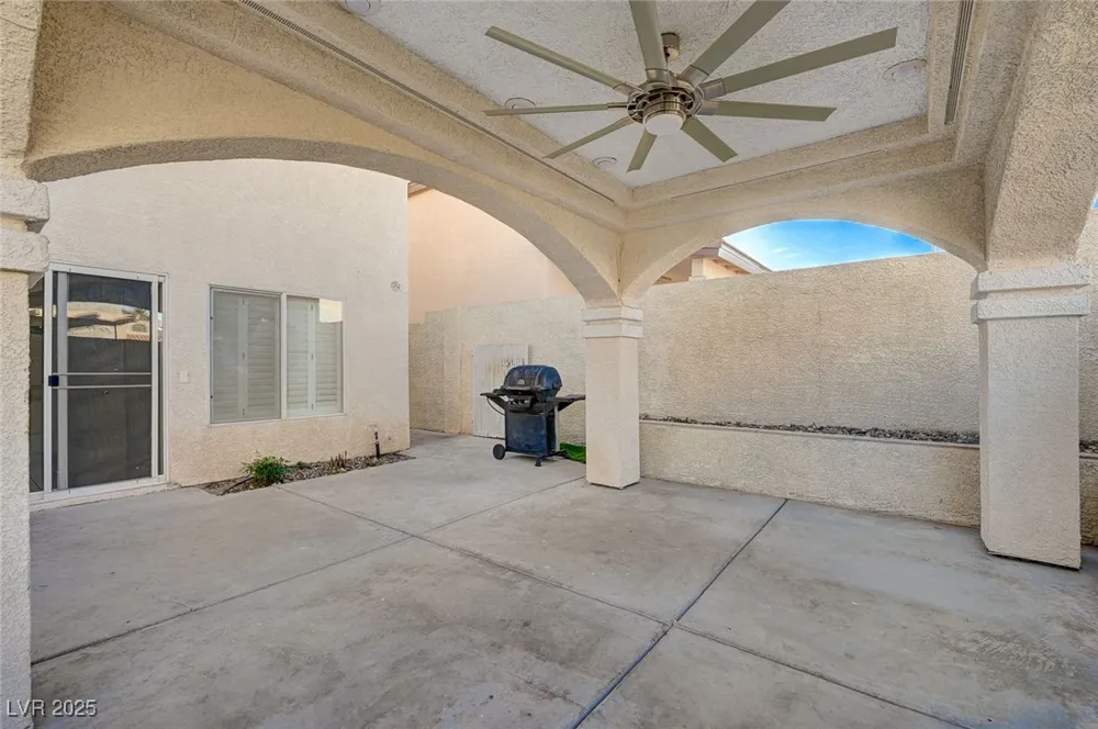 8776 Country View Avenue Las Vegas, NV 89129