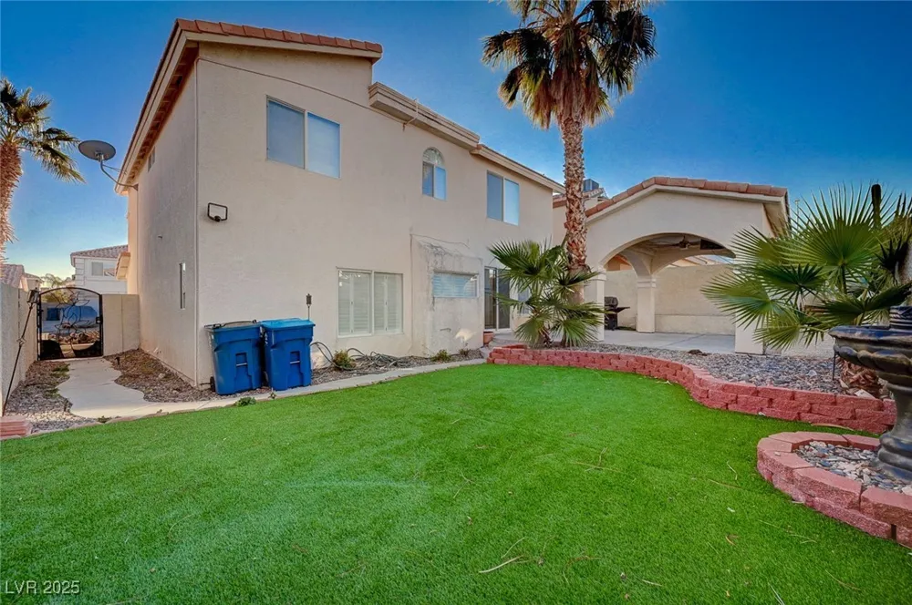 8776 Country View Avenue Las Vegas, NV 89129