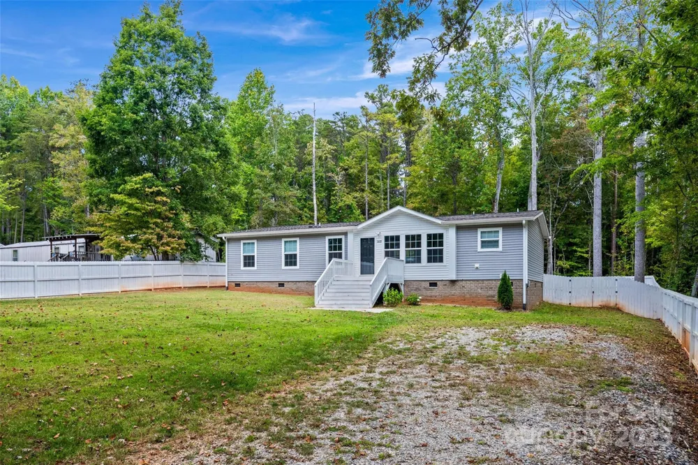 2025 Kisatchie Drive Hickory Grove, SC 29717