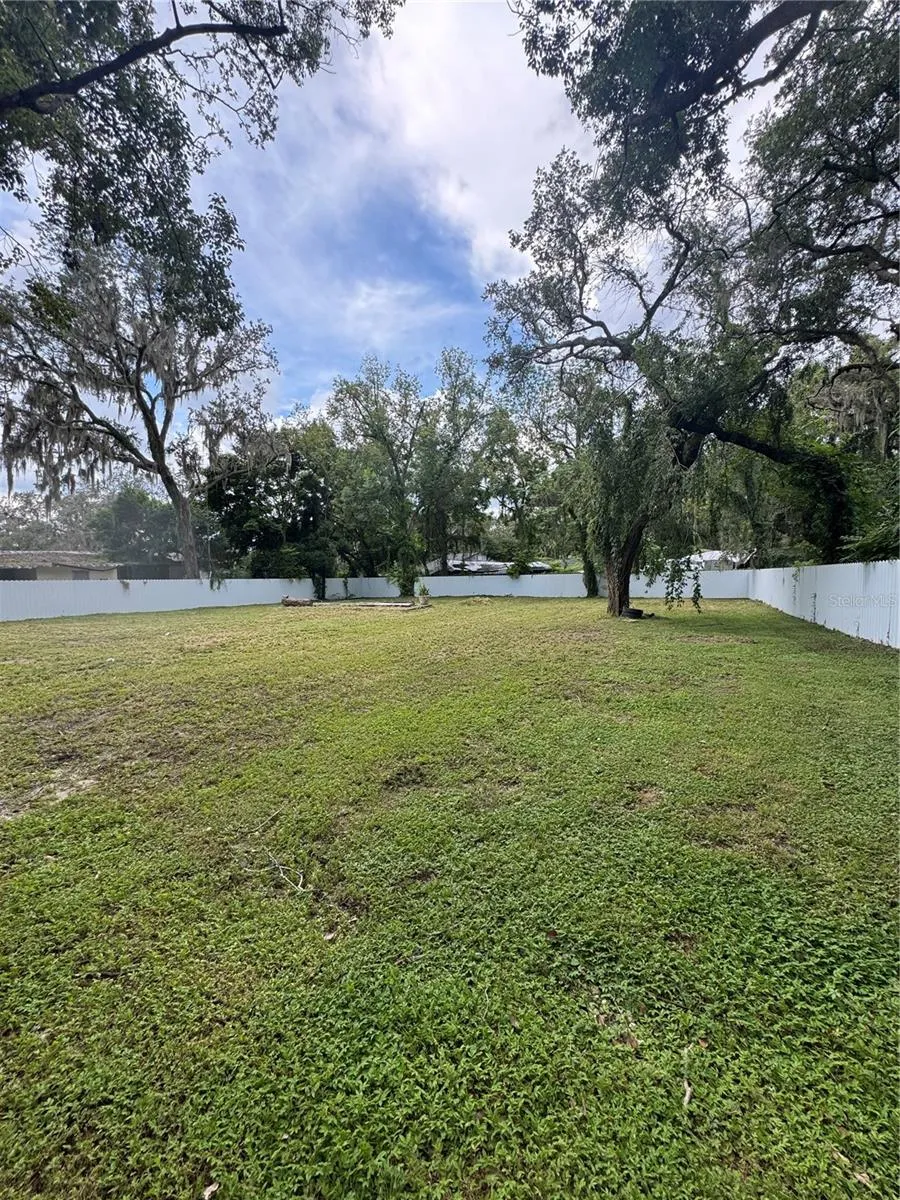 2211 KEUKA AVENUE Leesburg, FL 34748