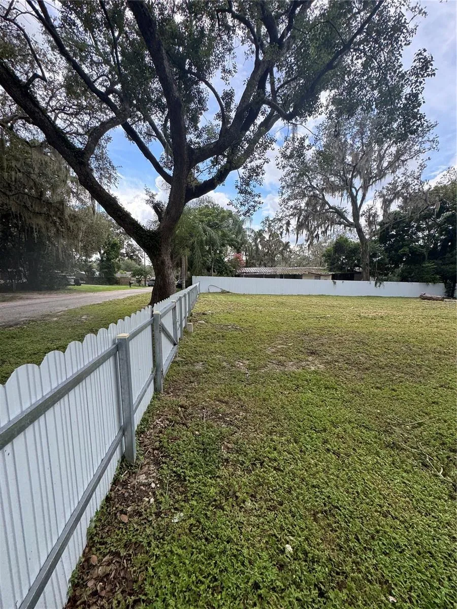 2211 KEUKA AVENUE Leesburg, FL 34748
