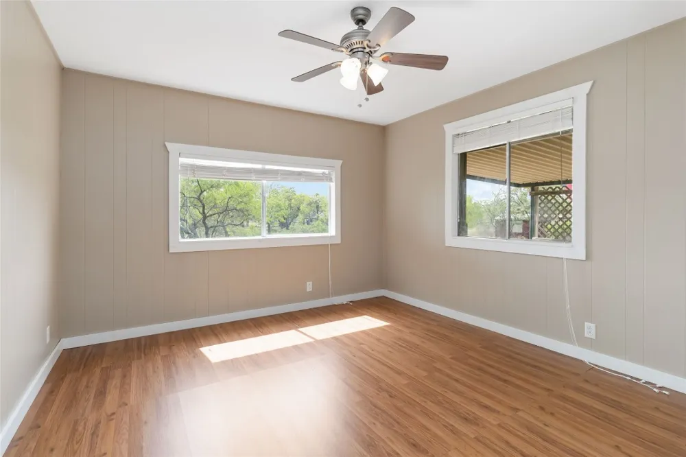 1515 Bee Lane Tow, TX 78672