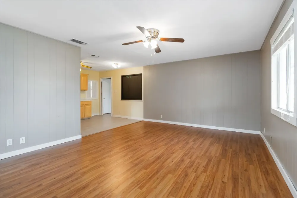 1515 Bee Lane Tow, TX 78672