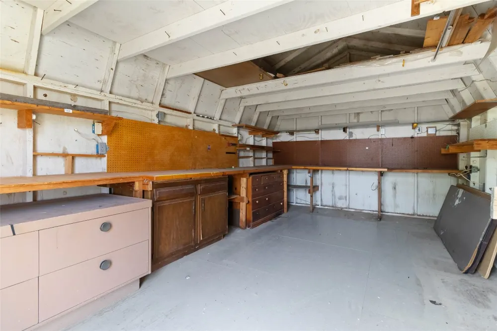 1515 Bee Lane Tow, TX 78672