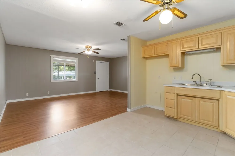 1515 Bee Lane Tow, TX 78672