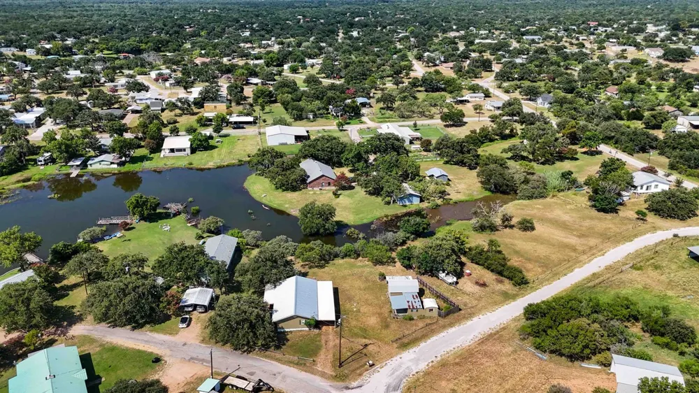 1515 Bee Lane Tow, TX 78672