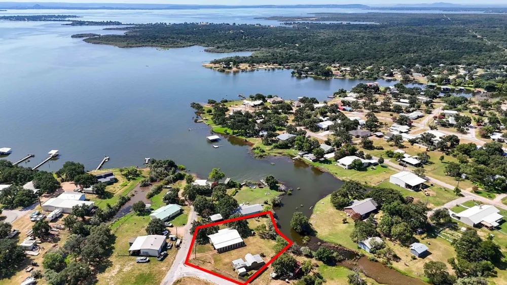 1515 Bee Lane Tow, TX 78672
