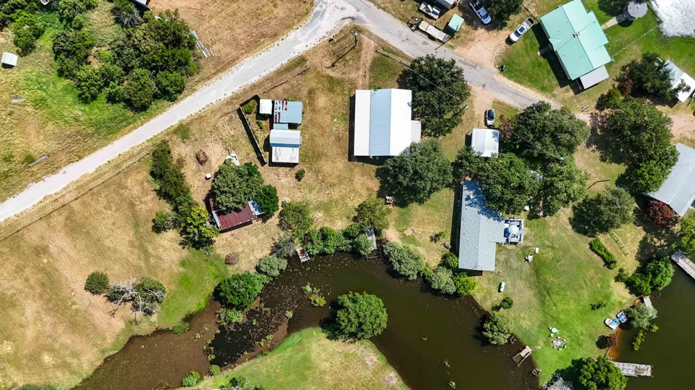 1515 Bee Lane Tow, TX 78672