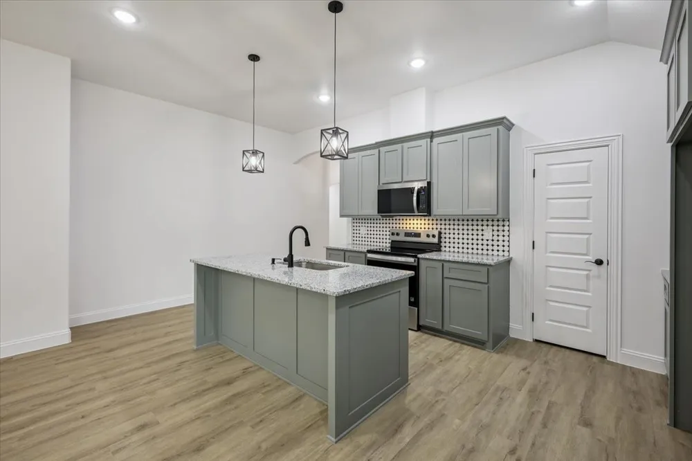 111 Oak Street Ector, TX 75439