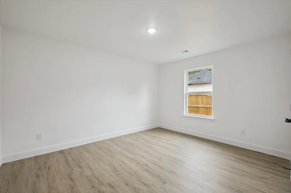 111 Oak Street Ector, TX 75439