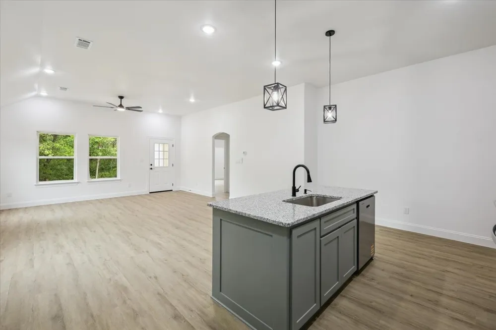 111 Oak Street Ector, TX 75439
